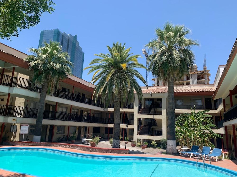 Hotel Bugambilia エルモシヨ エクステリア 写真