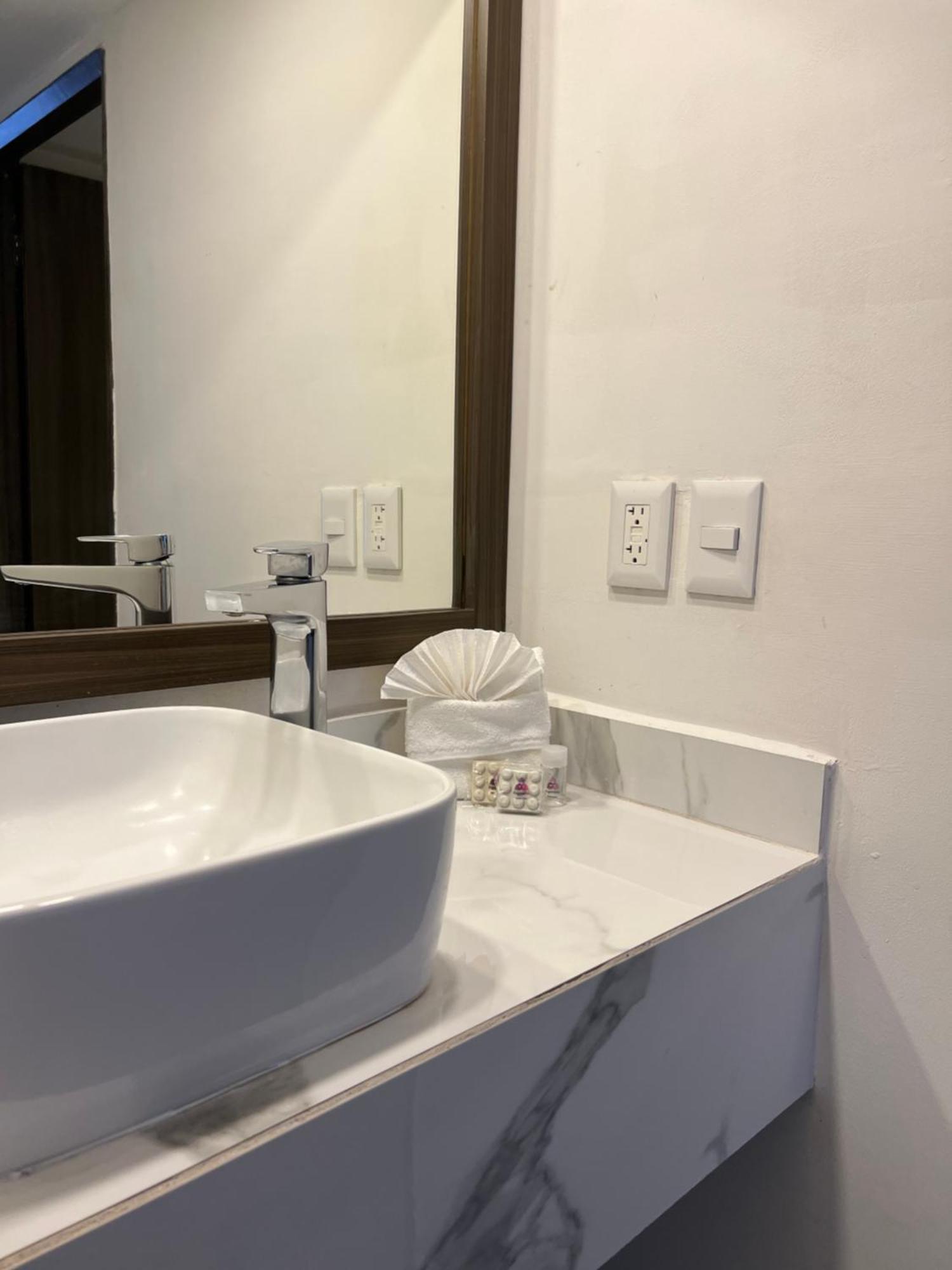Hotel Bugambilia エルモシヨ エクステリア 写真